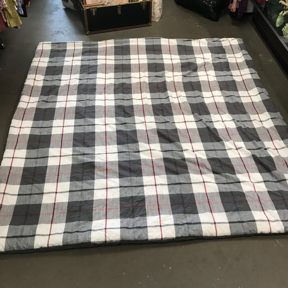 BHG Homestead Plaid Full Queen Comforter 3-Pc Set Gray Red White